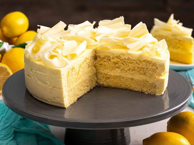 Limoncello Cake.